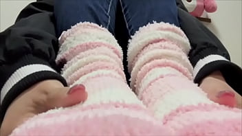 学校から帰宅中からオナニーしたくて。やっと家でオナニーできてスッキリする女子◯生。