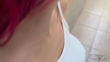 Foda gostosa e arriscada na varanda de casa