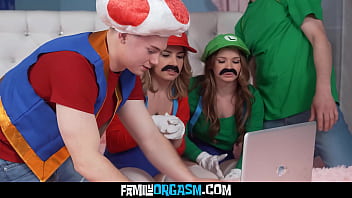 Luscious teens stream with their brothers for their viewers