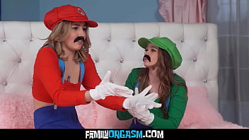 Luscious teens stream with their brothers for their viewers Luscious teens stream with their brothers for their viewers