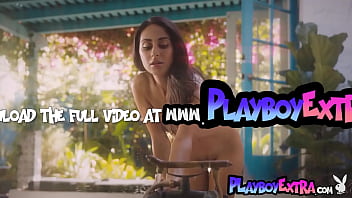 Petite arabic hottie reveals her pierced nipples and her juicy pussy