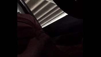 Regalándole oral a mi hombre en el estacionamiento