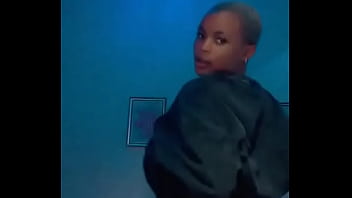 Puta Africana Quer Levar Pau thumbnail