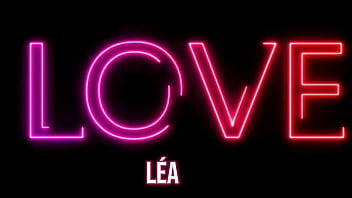 Je jouis et squirt en close up sur ton téléphone