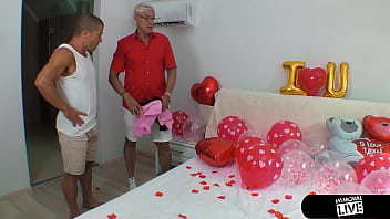 Lana's romantic surprise fucking porno dan's buddy while he's out