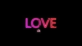 Avec la belle elie maxdan nous t'avons réservé un petit joi coquin & lesbien