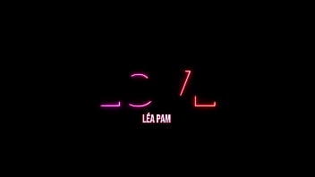 Avec la belle elie maxdan nous t'avons réservé un petit joi coquin & lesbien