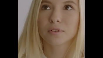 Joven rubia con su padrastro