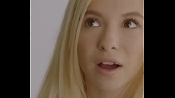 Joven rubia con su padrastro