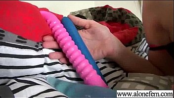 Pleasure to orgasm with sex toys for sexy girl movie 23