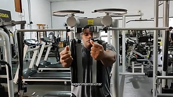 Top 2 exercícios para crescer o peitão