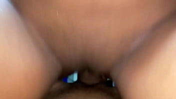 Estro en casa y mi hermanastro me dar una buena follada y le saco toda su leche