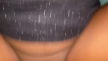 Estro en casa y mi hermanastro me dar una buena follada y le saco toda su leche