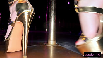 Penelope woods uses her tight grip to ruin vip's pull out game