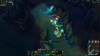 Espantalho é encontrado morto após tentar chupar o proprio pau