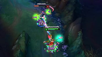 Espantalho é encontrado morto após tentar chupar o proprio pau