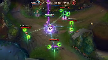 Espantalho é encontrado morto após tentar chupar o proprio pau