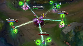 Espantalho é encontrado morto após tentar chupar o proprio pau