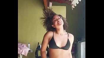 Rabeta pretinha bem linda