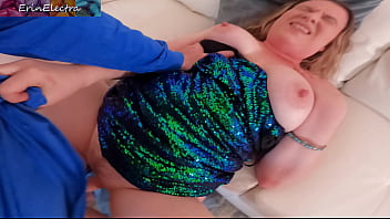 Stepmom wants to fuck you before she leaves your dad