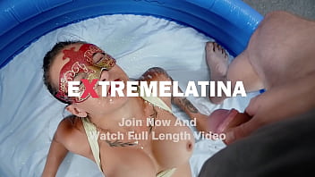 Beautiful babe pissing and getting piss showered