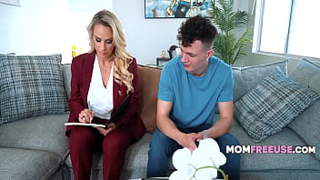 Cia Agent Extracts Info From Hacker Using Sex thumbnail