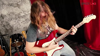 Sex Orgasm And Rock For Harley Sixx thumbnail