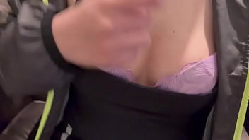 運動した後にたくさん汗かいてネチョネチョオナニーしました。 thumbnail