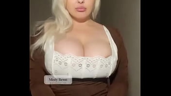 Hiiii twitter did you miss me and my massive jugs