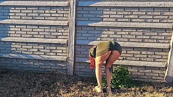 I seduce the gardener while my husband is working