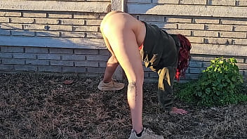 I seduce the gardener while my husband is working