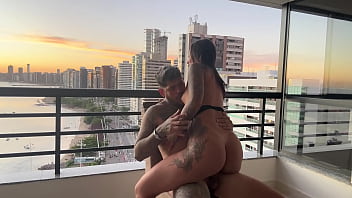 Sentei gostosinho até ele gozar tudão no pôr do sol é mais gostoso