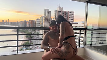 Sentei gostosinho até ele gozar tudão no pôr do sol é mais gostoso