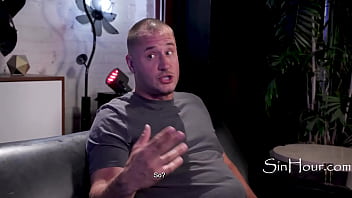 Stepdaughter seduces stepdad with a blowjob proposal