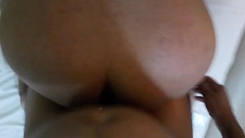 Satisfazendo o namorado corno