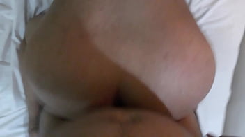 Satisfazendo o namorado corno