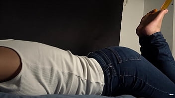 Made for foot fetish lovers sexy bug bunny pose with tight blue jeans and balls massage with feets