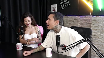 Gostosa Most Os Peitos Após Dizer Que O Fetiche Do Spanking é O Que Gosta Fez Sexo Anal E A Mulher Defecou Nele Jujube Delícia & Ktal Delas Sheer Red thumbnail