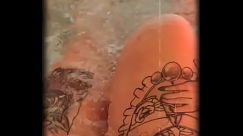 Hmmm which is the better view what’s in the water or the overlook from the jacuzzi who wanna play