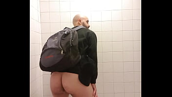 En Algún Wc Público De Glasgow thumbnail