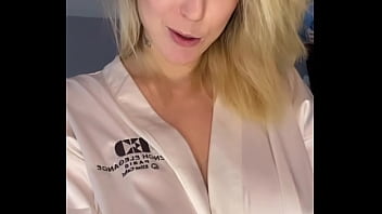 Teaser viens me voir sauter sur une bonne queue dans la douche j’ai