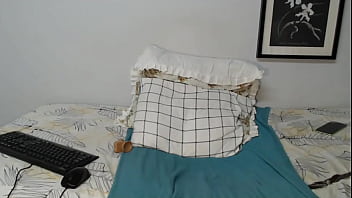 Curvy petite ass long pussy lips twerk