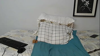 Curvy petite ass long pussy lips twerk