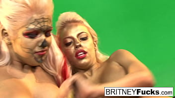 Hot babes have some fun