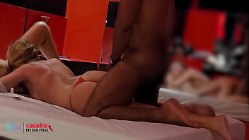 O preto comeu tudo que podia e deixou o resto para o corno the bbc ate all he could and left the rest for the cuckold