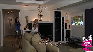 Sensual lesbains 0614