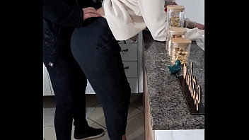 Stepdaughter can't even rest while having breakfast