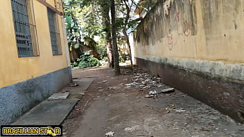 A novinha me chamou pra comer ela no mato