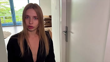 Dad's new girlfriend helps me with a blowjob