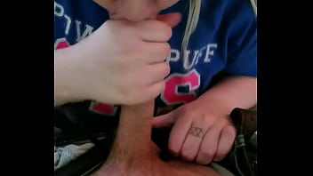 Kelley sucks bradley's cock cuz she so thirsty for dat juicy cock